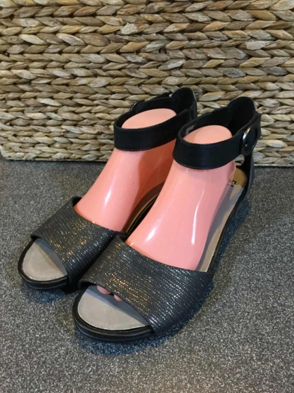 Earth Black Textured Open-Toe Ankle Strap Sandals